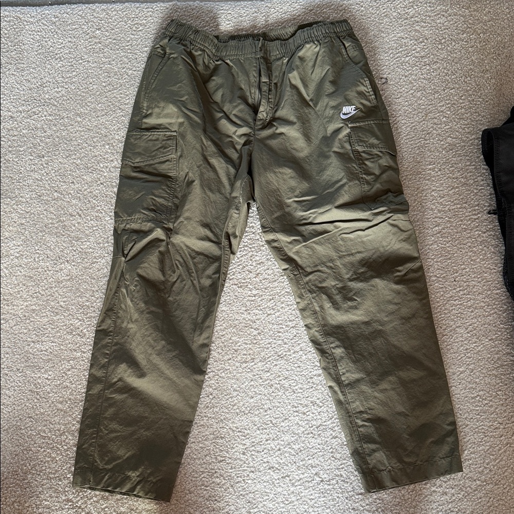 Nike - Men's Olive Cargo Pants